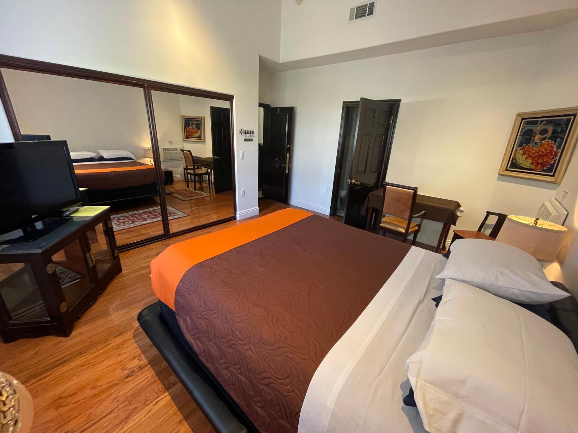 Entire Second Flr - Santa Monica Luxury Roman Villa ロサンゼルス エクステリア 写真