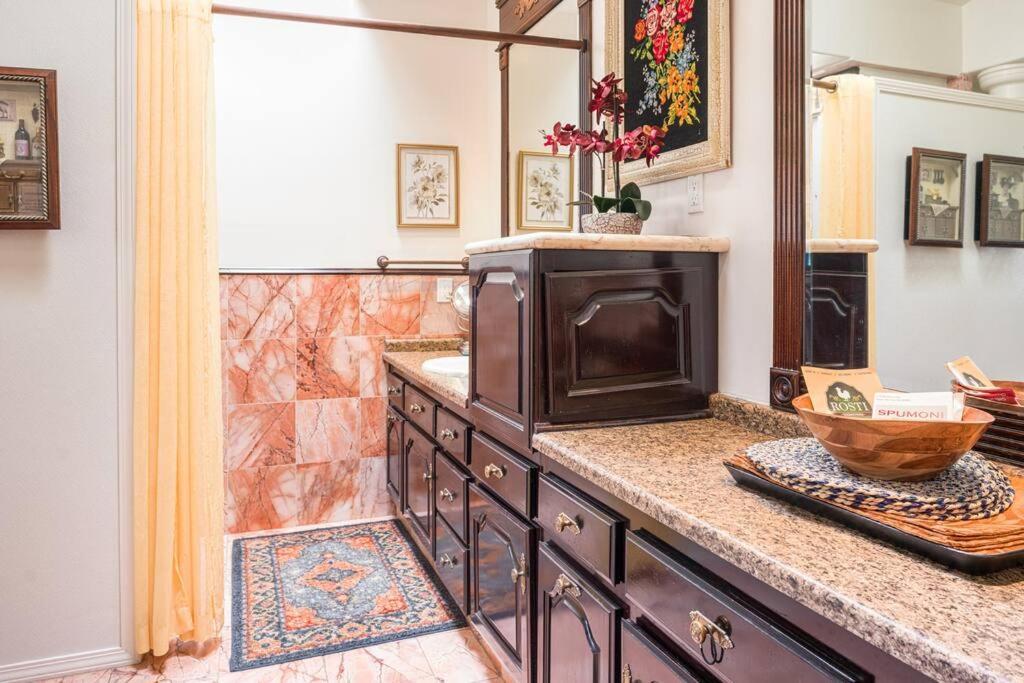 Entire Second Flr - Santa Monica Luxury Roman Villa ロサンゼルス エクステリア 写真