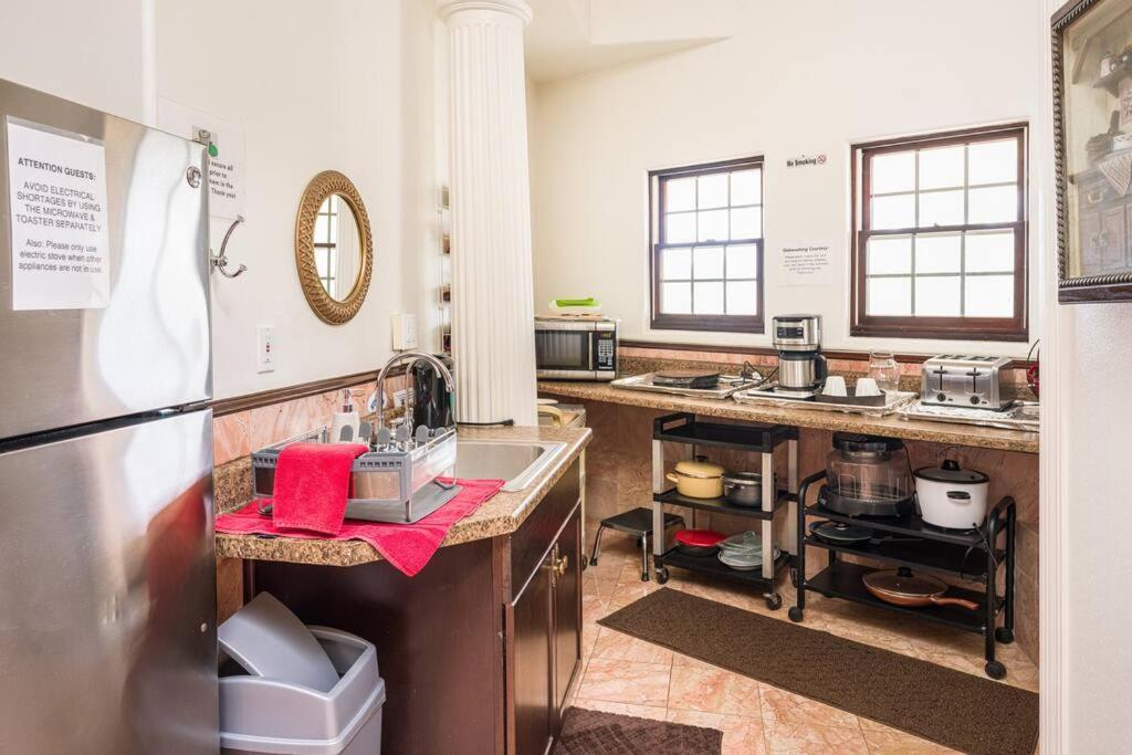 Entire Second Flr - Santa Monica Luxury Roman Villa ロサンゼルス エクステリア 写真