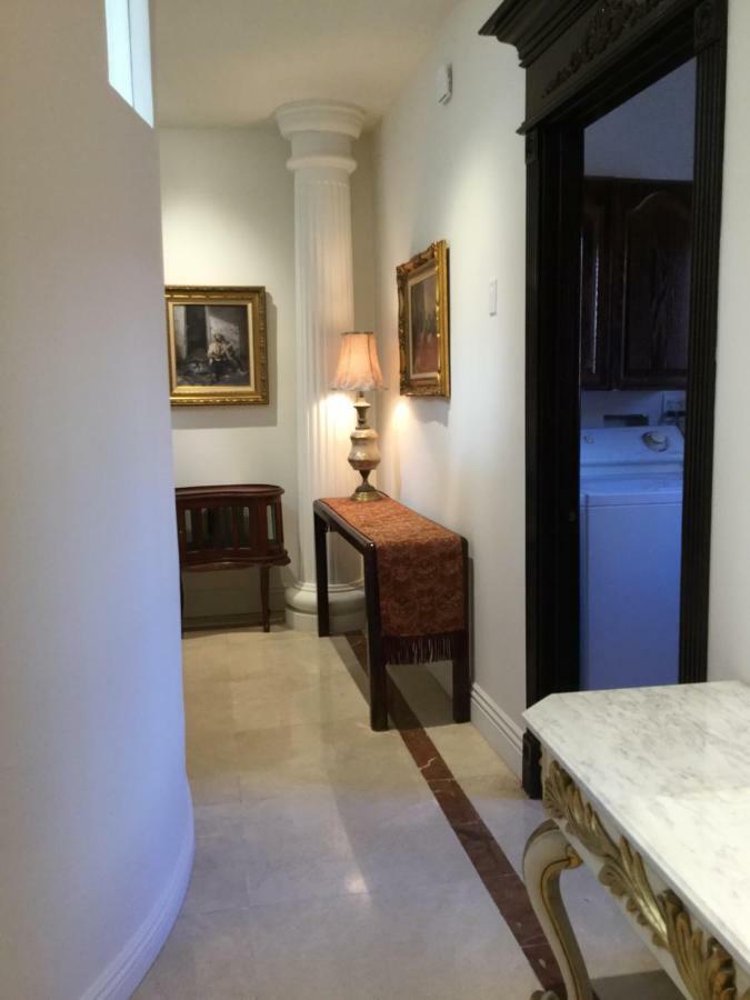 Entire Second Flr - Santa Monica Luxury Roman Villa ロサンゼルス エクステリア 写真