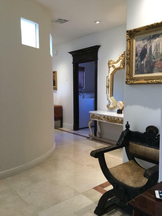 Entire Second Flr - Santa Monica Luxury Roman Villa ロサンゼルス エクステリア 写真